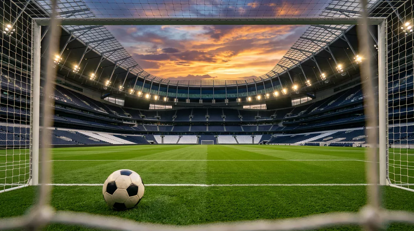 Hero-Bild für die umfassende Fußballwetten-Seite mit Stadion und Aktion